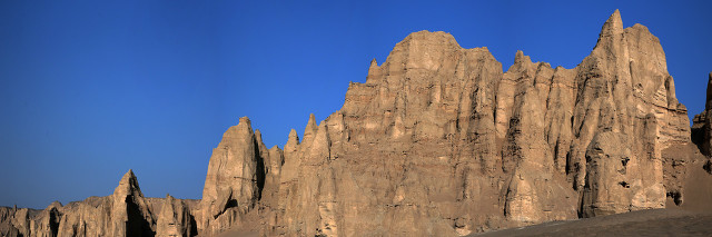 云海相望寄此身：苏轼七律《送子由使契丹》