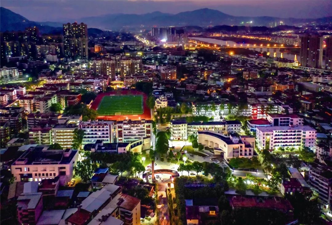 南安一中校友好给力！最新爱校乐助芳名录来了