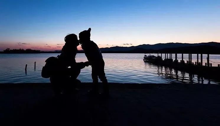 男方有北上广深户口的话，离婚时孩子一定会判给他吗？律师来解答