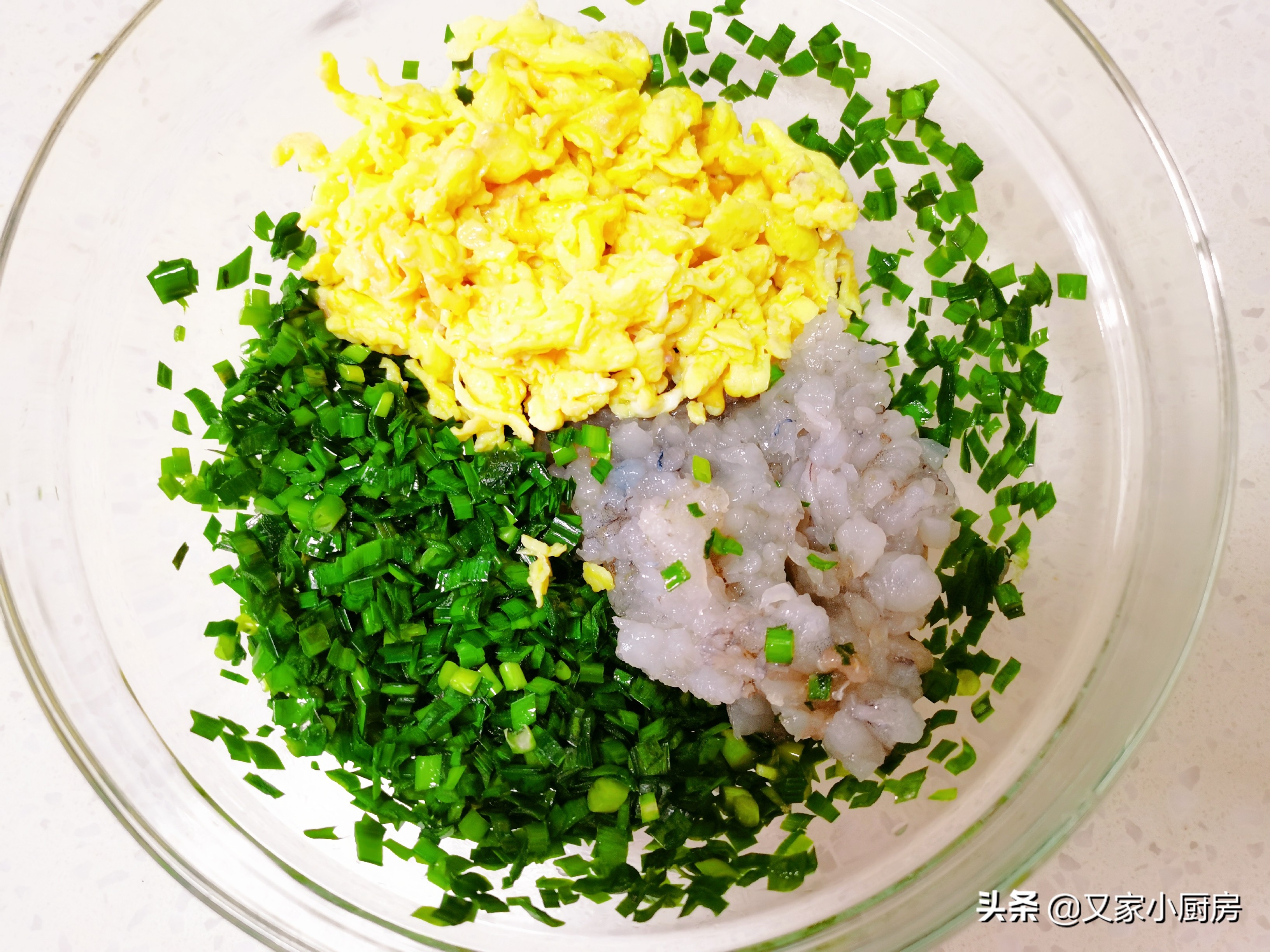 三鲜馅的饺子怎样调拌最好吃？教你一个技巧，饺子鲜香好吃不出水
