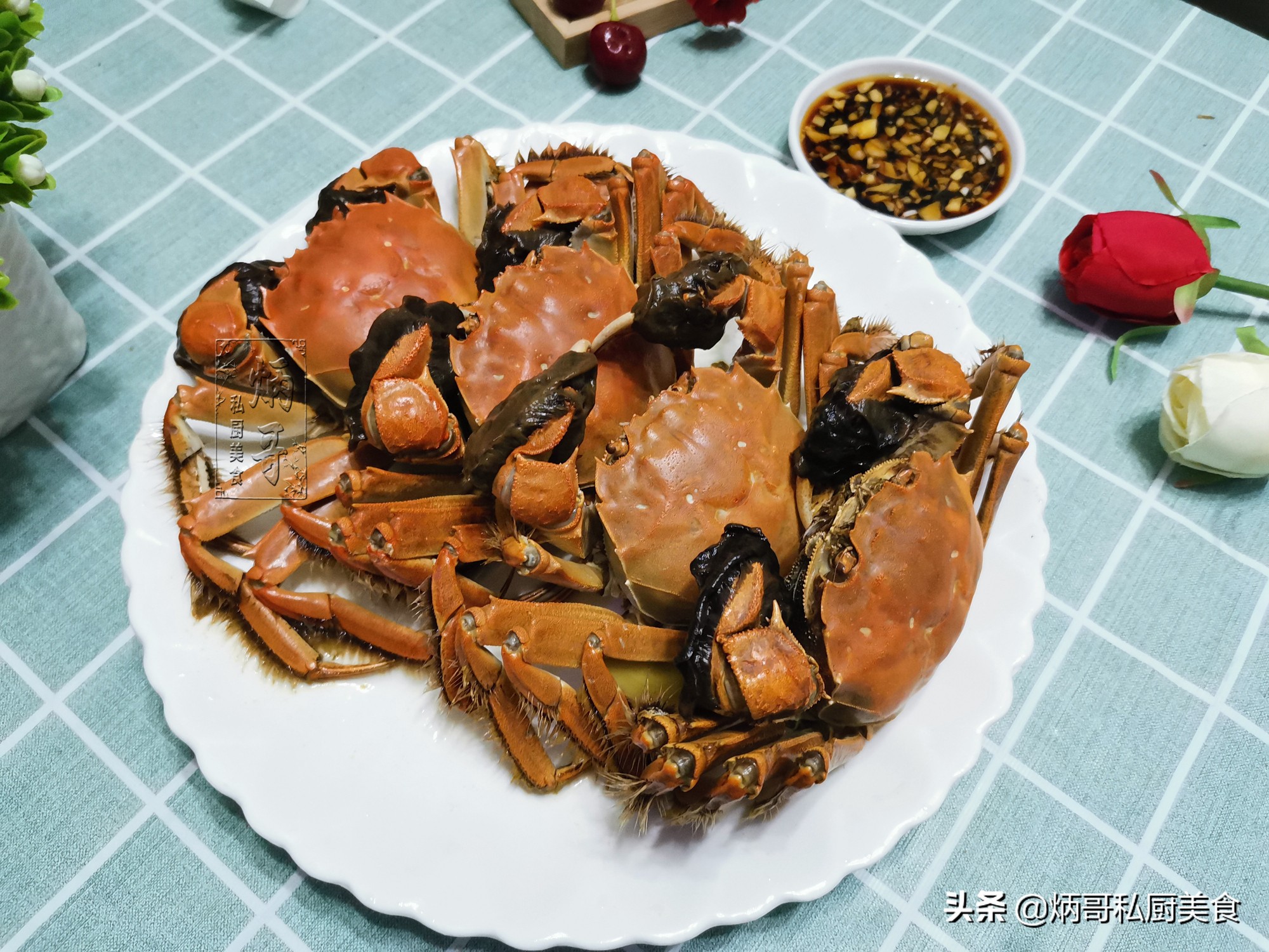 煮大闸蟹，是冷水下锅还是热水下锅，饭店厨师：做错了蟹腿掉光光