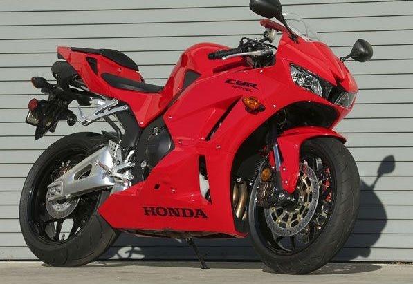 为什么说本田CBR600RR是中量级标杆？看看这台13款的老车就知道