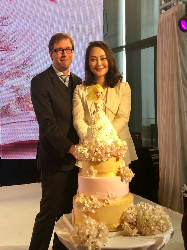 宋佳的负心情史，丈夫患病后远赴美国，靠美貌征服了4个男人