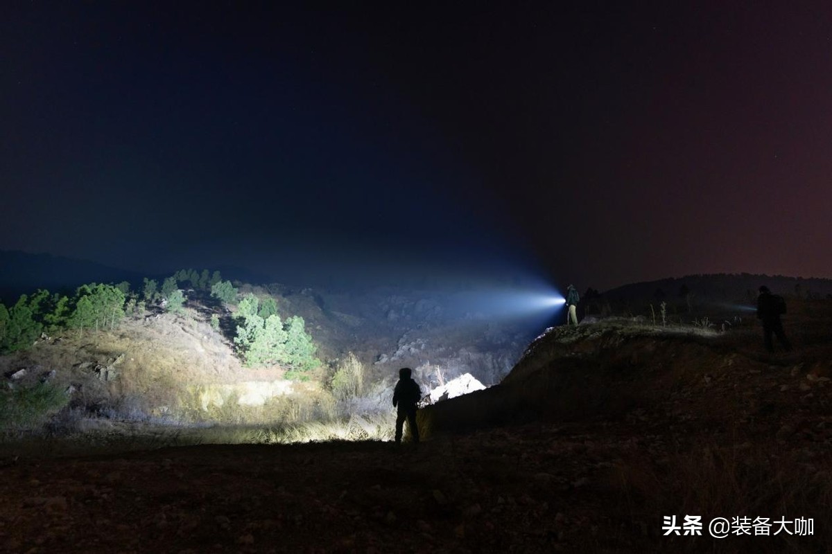这款三眼小钢炮竟有18000流明——Lumintop雷明兔GT3手电