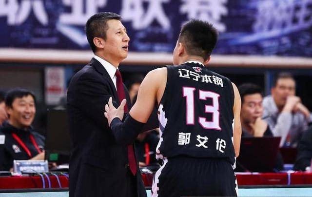 nba球星外号中国起的有哪些(CBA球星绰号来历：大魔王周琦被寄予厚望，易建联为啥叫荔枝佬)