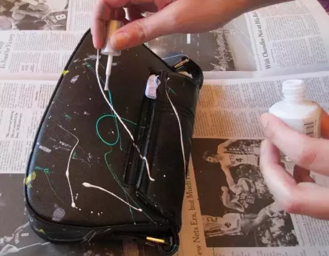 上万元的包包可别糟蹋了，这样保养，再背10年都不会烂！