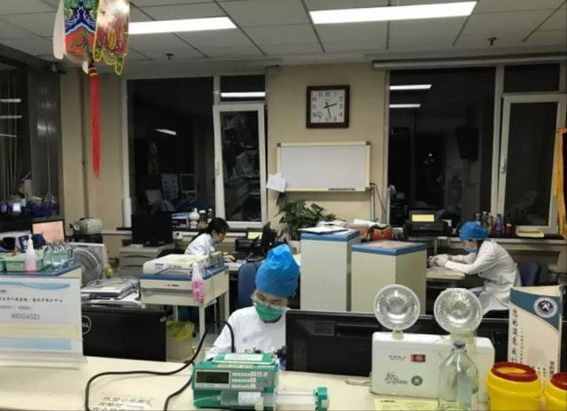 985护理系招生“爆冷”，分数线一降再降仍难招，名校颜面何存