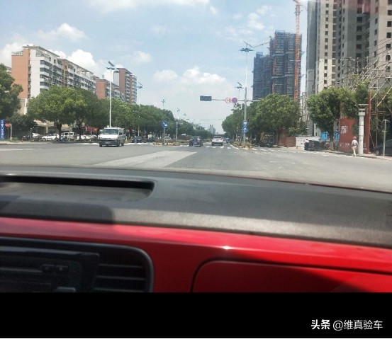 小姐姐最爱的甲壳虫，开了7年报价11万8，就说值不值吧？