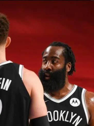 nba球星为什么过人那么快(哈登的运球简单，但为什么能快速过人？)