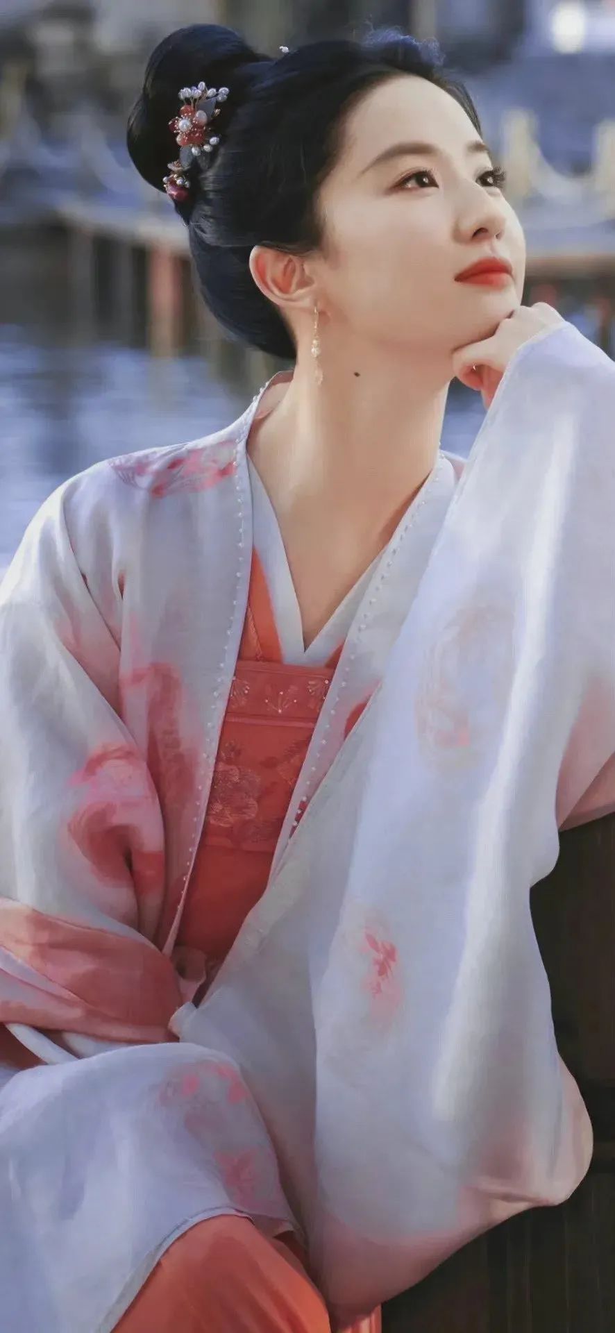 除了夸女生漂亮可爱还能夸什么？