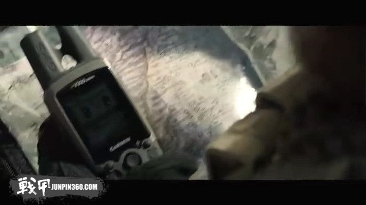 《孤独的生还者》中的电台和导航等个人装备
