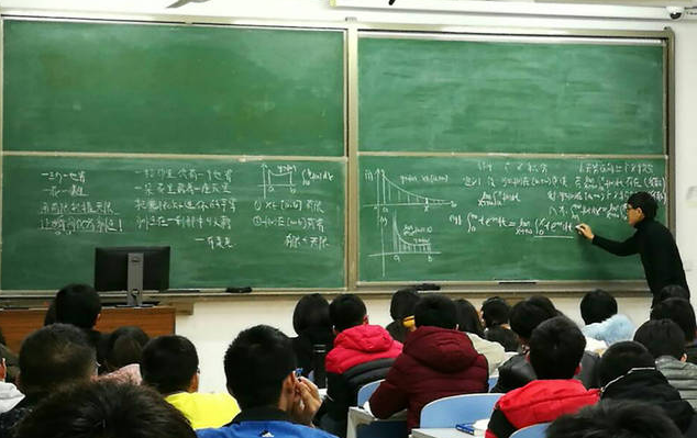 “文科生”和“理科生”的差距，谁更有前途？大学毕业后才明白