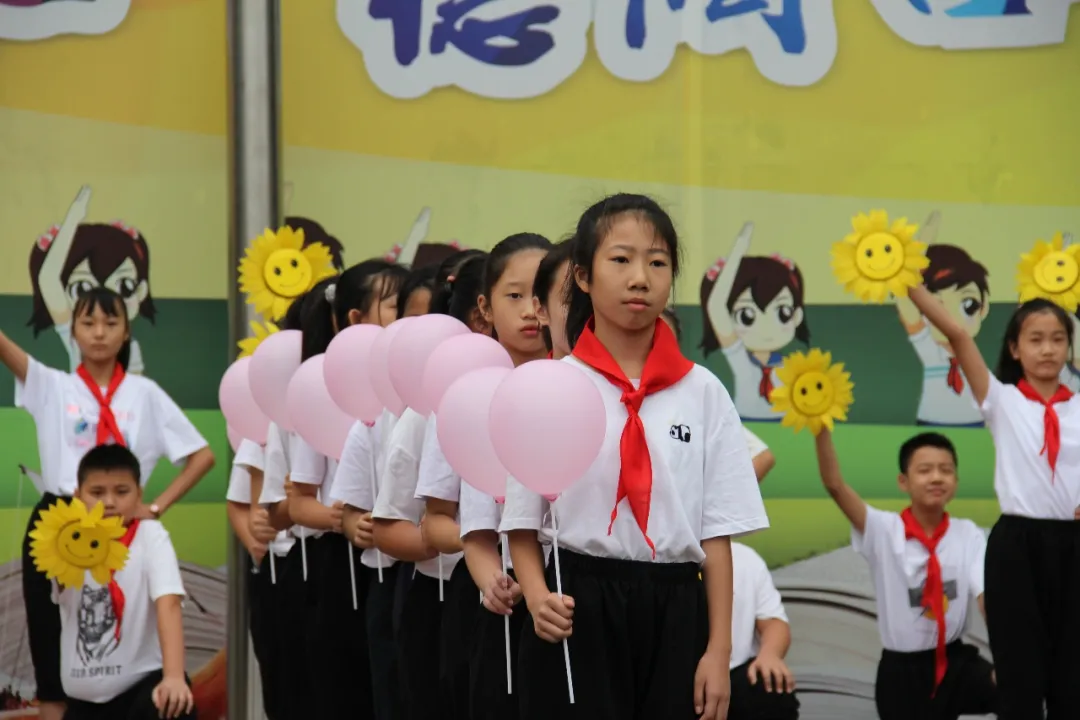 感谢您，我亲爱的老师——九江小学6.4班国旗下的表演