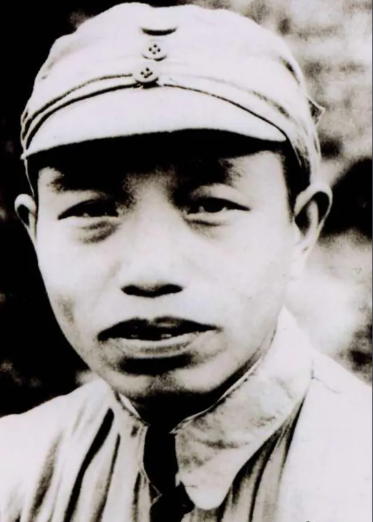 1950年罗明到北京参加会议，偶遇老友杨尚昆，可惜对方未认出他来