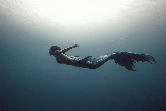 拍到美人鱼(美人鱼真实存在还被相机拍到过 是真到吗?