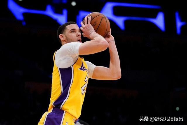 nba有哪些搞笑投篮姿势(NBA历史十大奇葩投篮动作：马里昂马丁榜上有名，榜首无悬念)