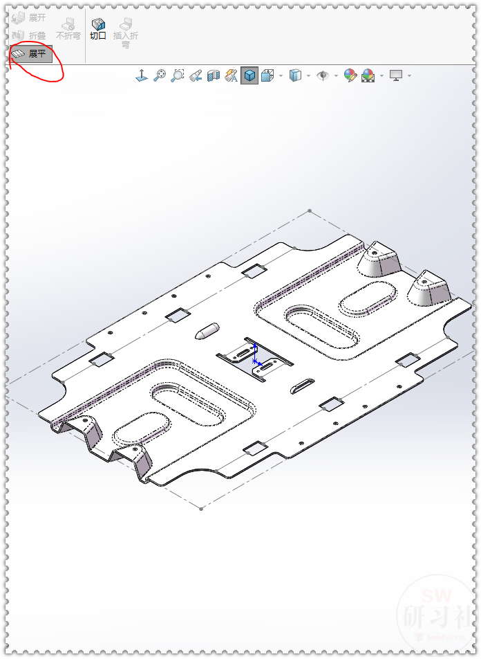用SolidWorks画的钣金底壳，需要画两个成形工具，所以步骤比较多