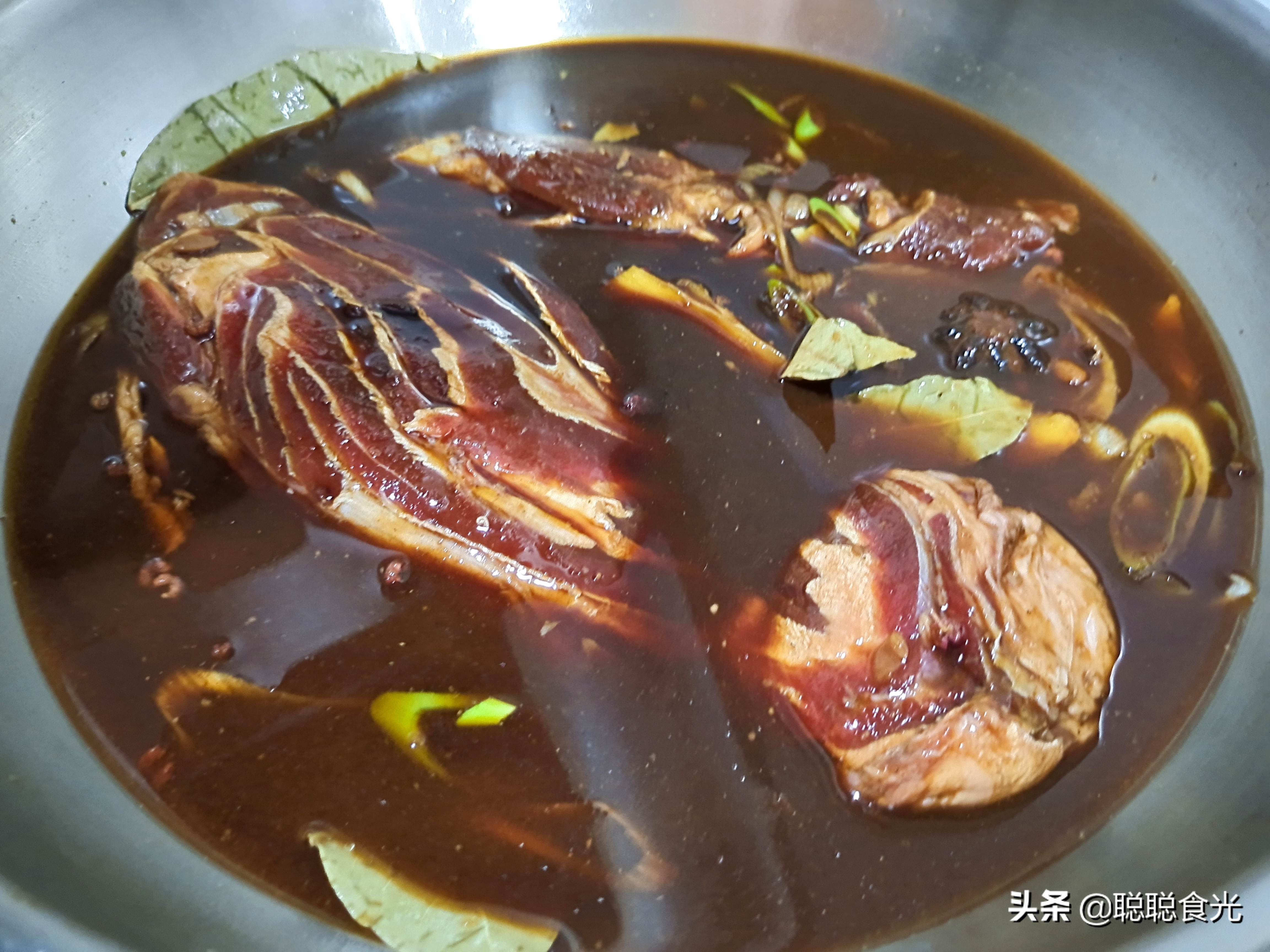 酱牛肉的做法	（牢记1腌2泡3酱牛肉不柴不松散）
