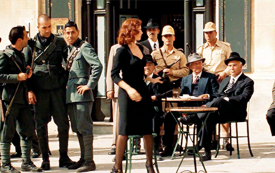 《西西里的美丽传说》：从莫妮卡·贝鲁奇那里学到的10个时尚技巧