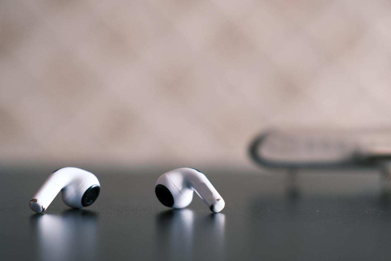 高性价比、强音质，百元价位必备，西圣Ava半入耳蓝牙耳机体验