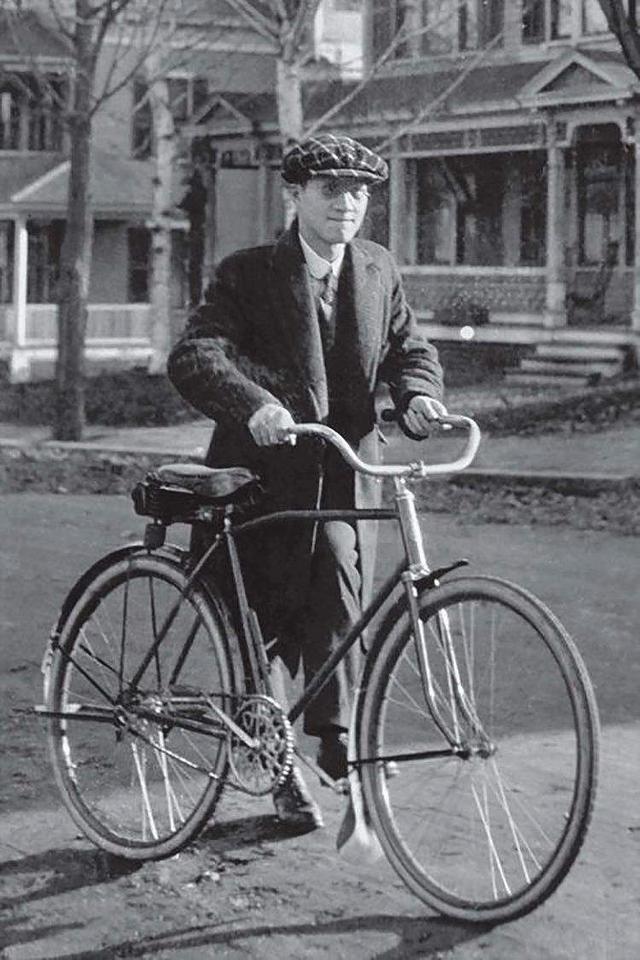 张幼仪次子彼得：险因母亲自杀打胎夭折，3岁时父亲抱其骨灰大哭