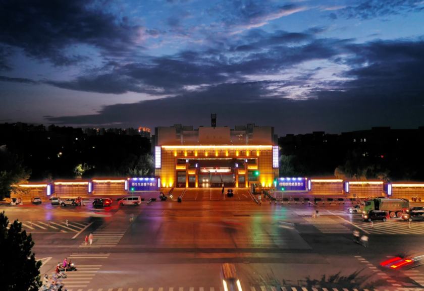 河南占地5700亩的“豪华”大学，专业实力强不说，光食堂就有24个