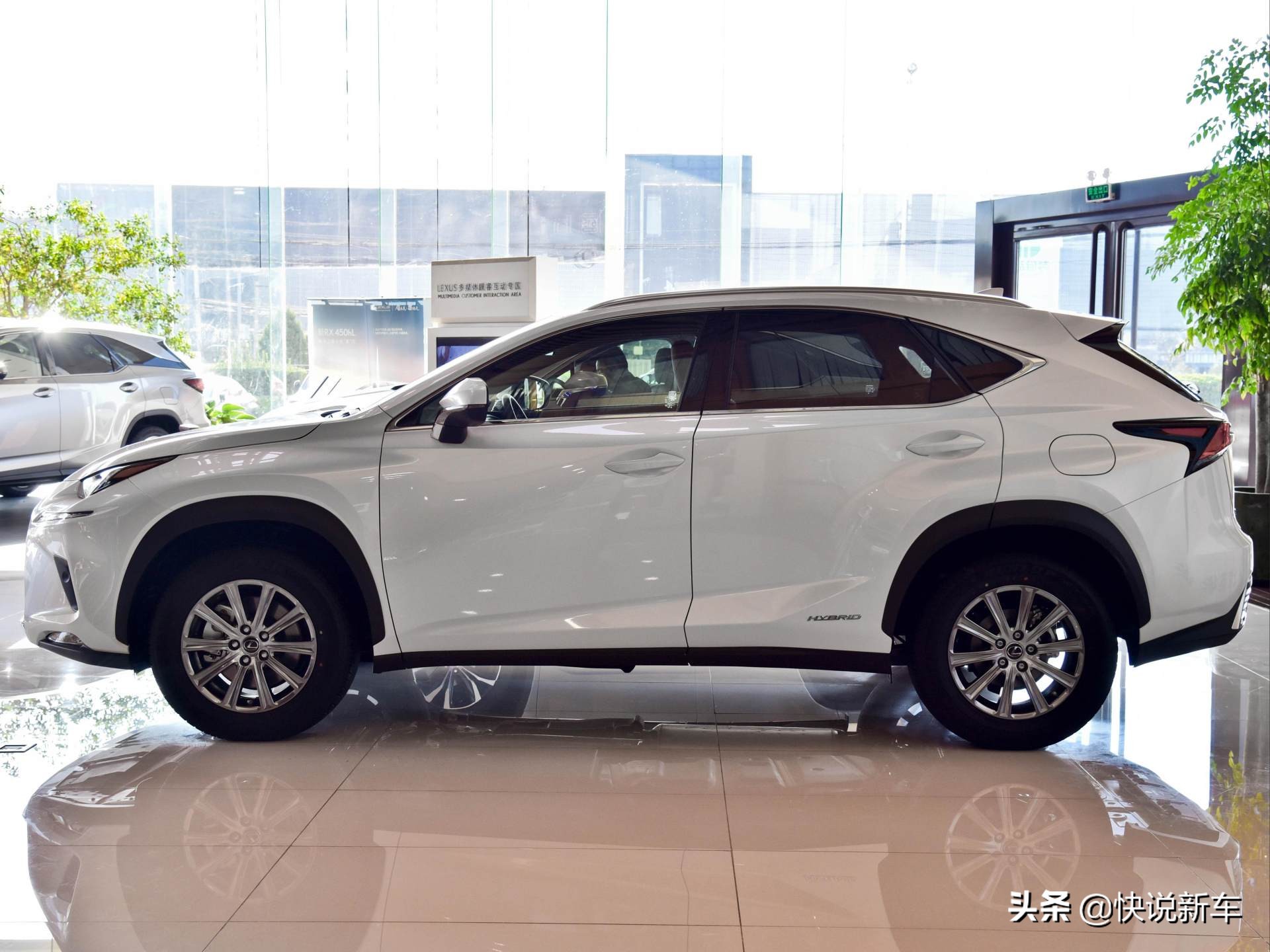 豪华品牌也有低油耗，高品质雷车，后期省心，实拍雷克萨斯NX