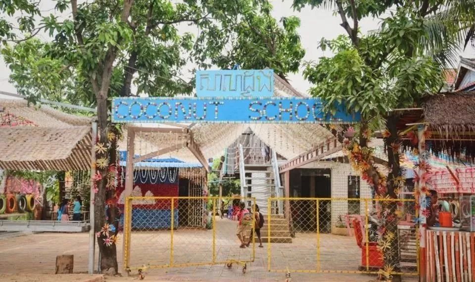 捡破烂交学费，用废品造学校？他建了一所垃圾学校，拯救无数孩子