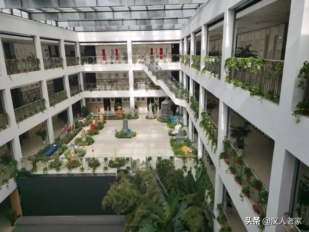 兼收并蓄 博采众长 北师大汉中实验学校筹备组考察多所兄弟院校