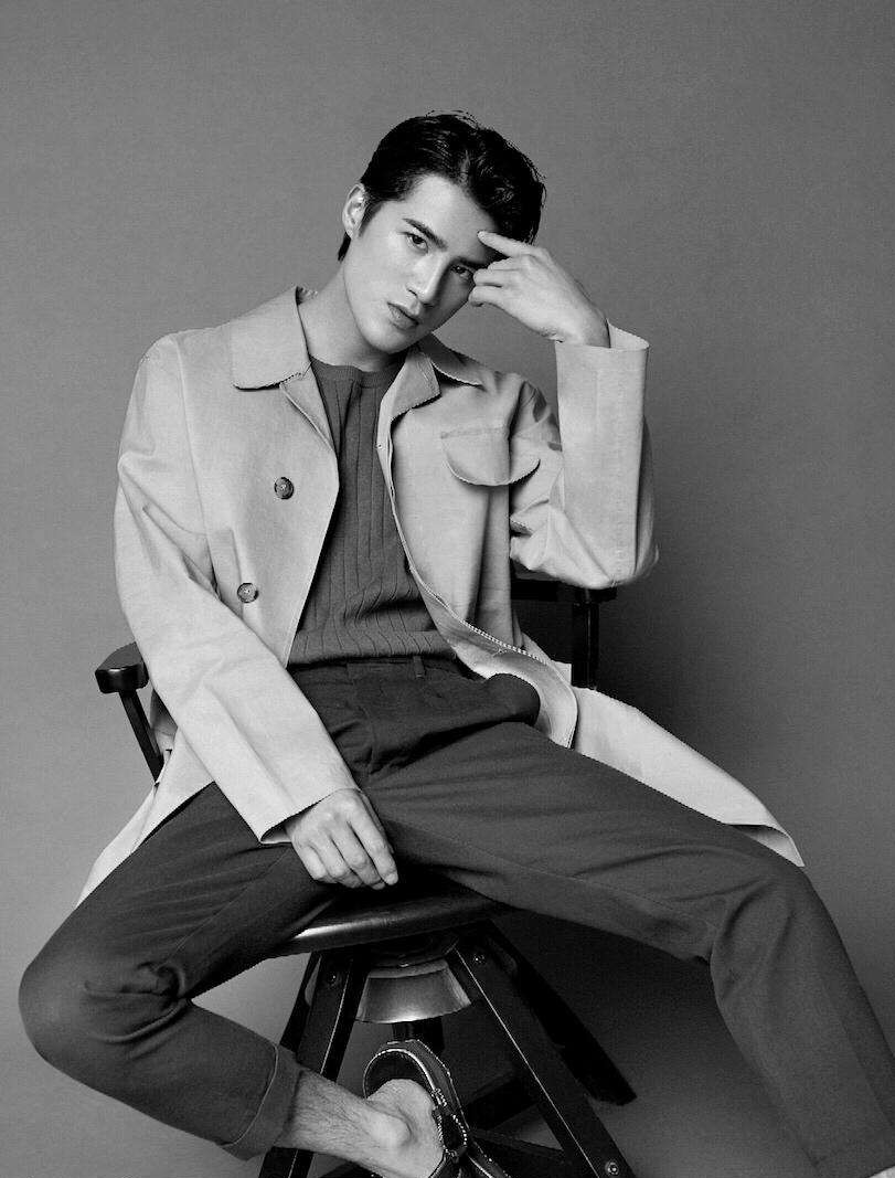 姜潮回应九连拍哭照?但西装革履猫咪笑才是他的必杀技