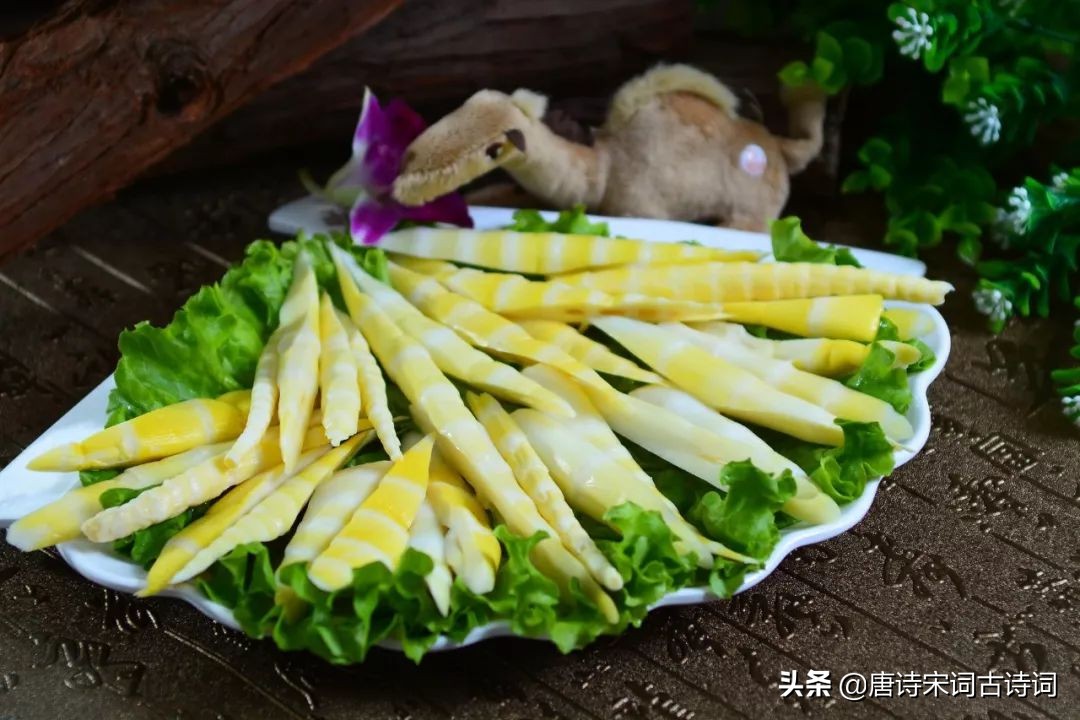 怎么夸美食的经典句子(70句古人写美食的优美诗词)