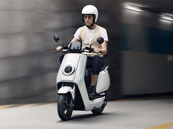 雅迪和哈啰一起造电动车，30万入局每天收租金，你跟不跟