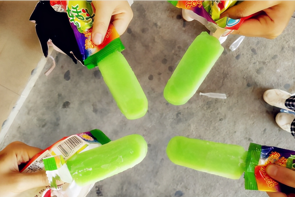 你的童年回忆里有雪糕吗（这些零食带你坐上时光机）(28)