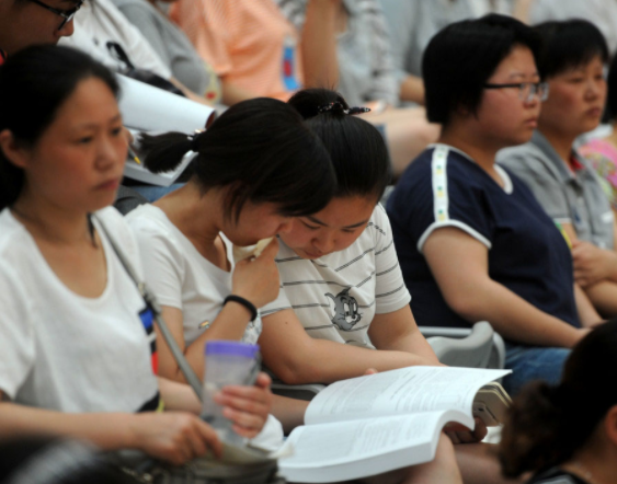 武汉一所211大学招生遇冷，安徽考生400多分考上了，家人很欣慰