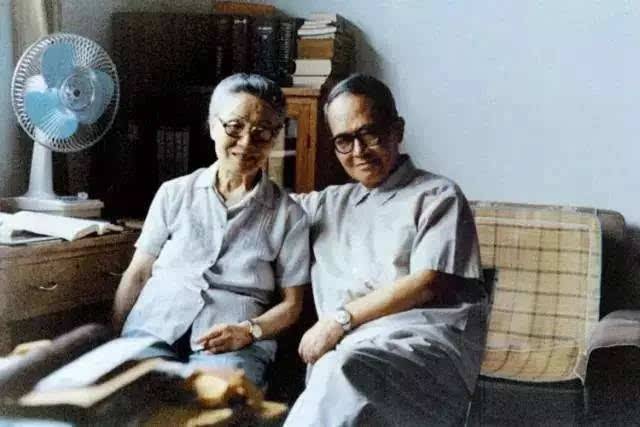 风静日闲，流年花开，认真地年轻，优雅地老去