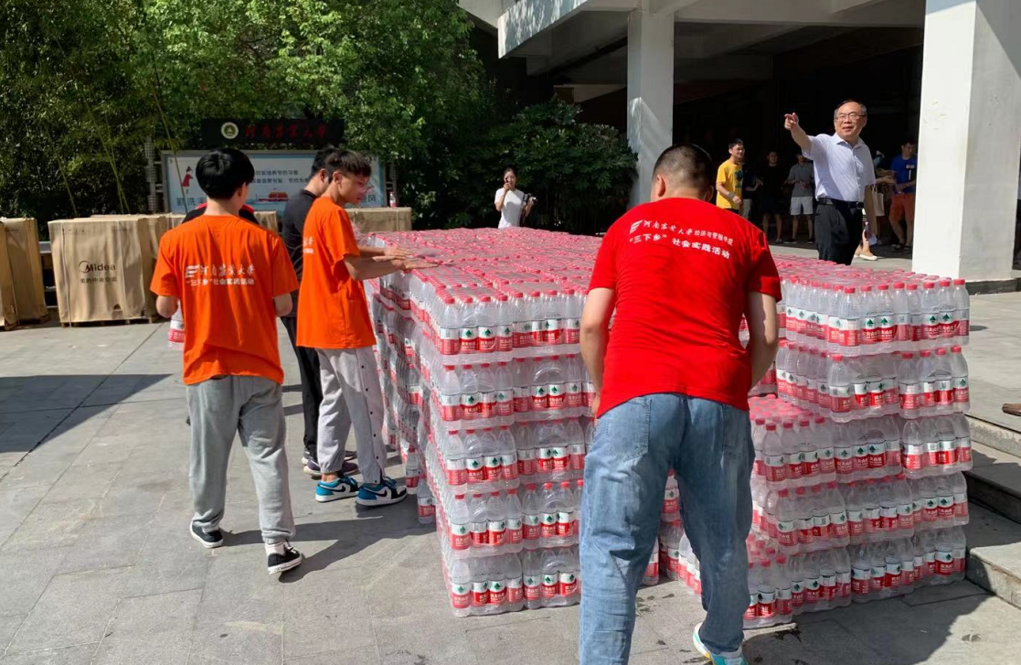 农大人的身影在前，我们“豫”难而上