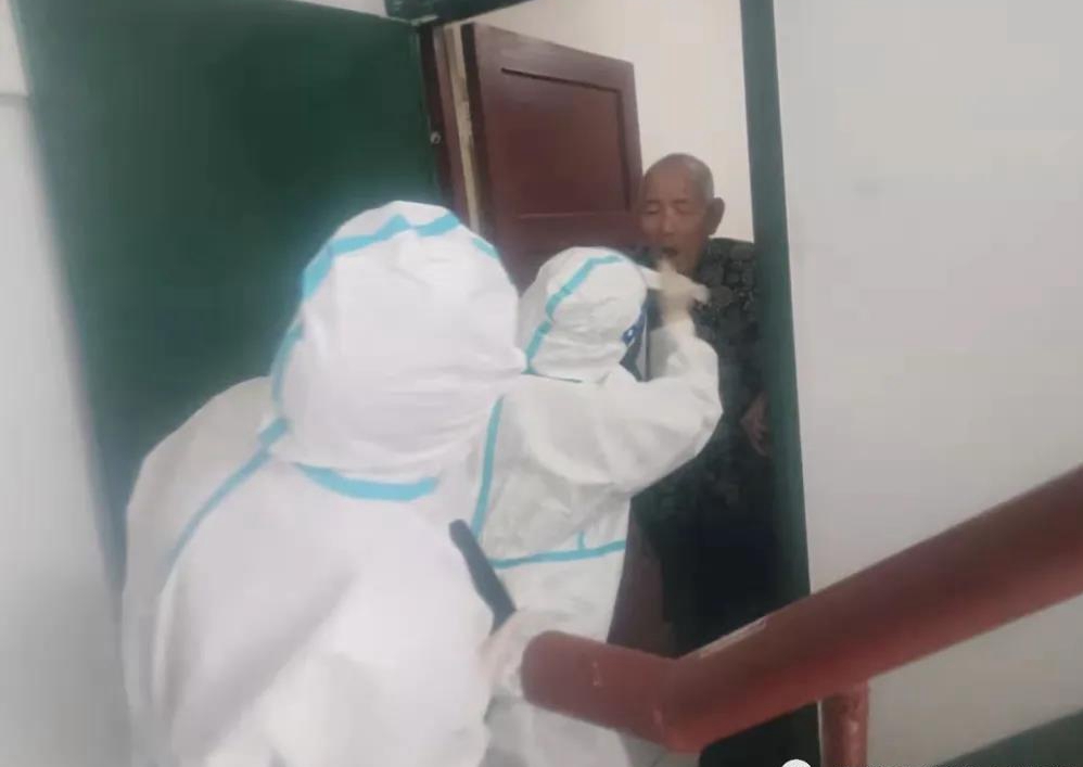 【党建引领·战疫时刻】疫情之下，那道靓丽的“红色风景线”