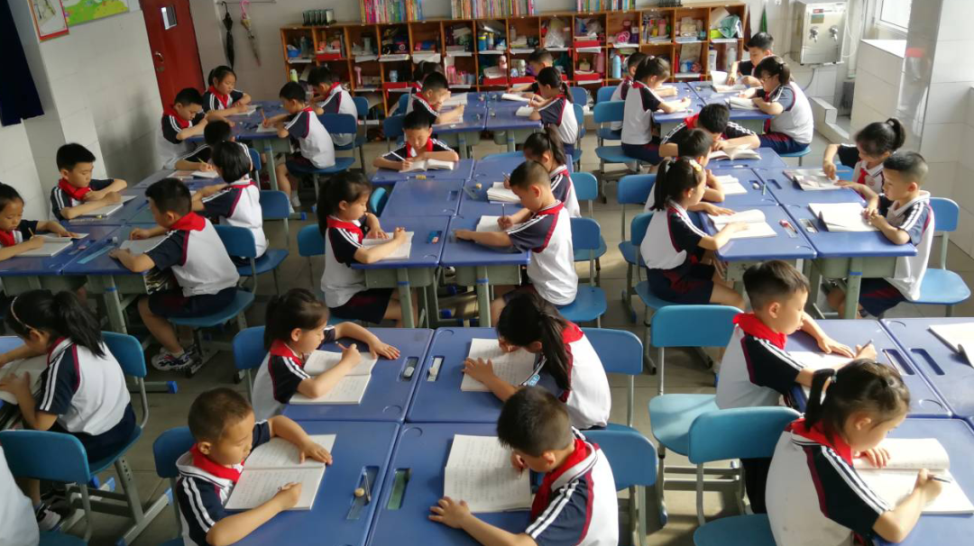 惊喜！这个学校，每周四节阅读课