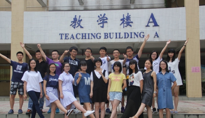 报考指南：十大行业就业揭秘，哪些行业收入最高，最能吸引大学生