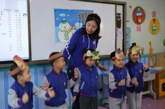 幼師工資條曝光，老師很心酸，家長吐槽：學歷低假期多，還要啥？