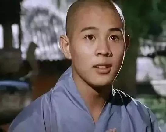 李連杰的家世背景到底有多牛？爺爺爸爸的簡介至今不敢公開