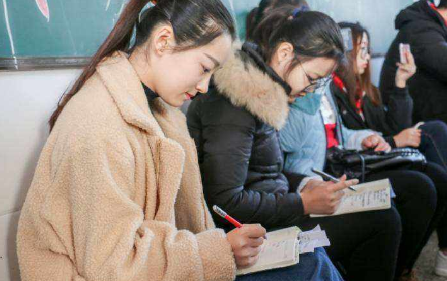 同是师范专业也分三六九等？“数英”是第一梯队，这4科难就业