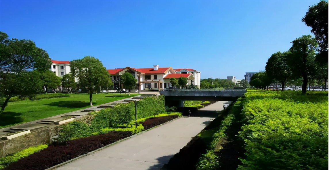 江西财经大学了解一下