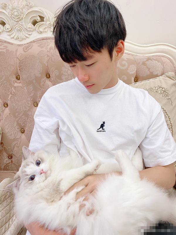 女友试水直播，不求人现身刷礼物，看到礼物金额后，网友不淡定了