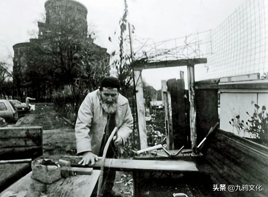 这个土耳其老头，在东德西德之间占了块地，谁也赶不走