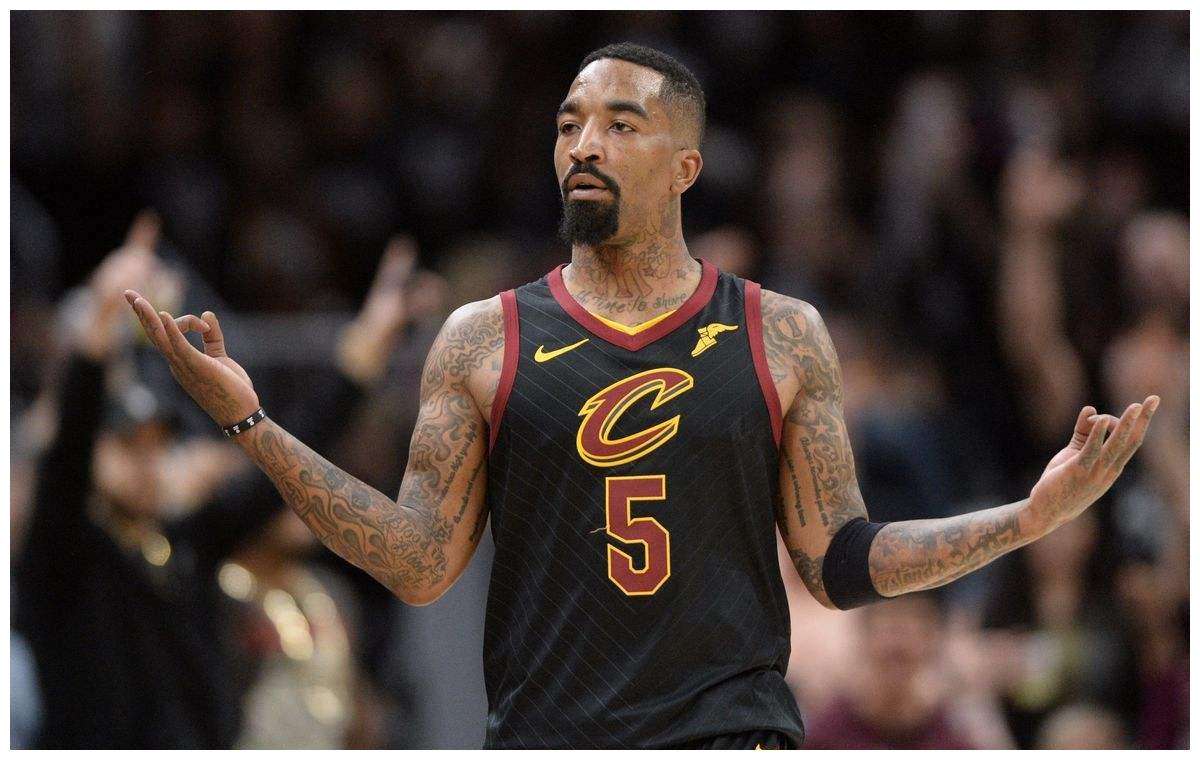 nba总决赛为什么不上jr(为什么到现在都没有球队签JR史密斯？并不是因为总决赛那个篮板)