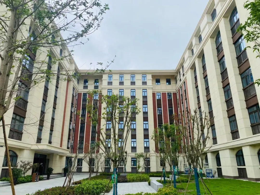 成都特级校长掌舵，华新七中更名为“博雅明德高中”，9月开校