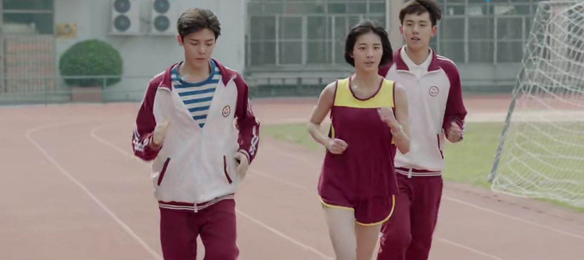 侯明昊率领彪悍天团“飞车五人组”，演绎十八岁的青春年华