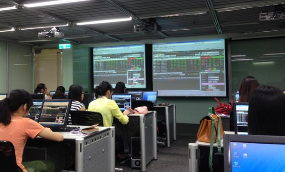 央行迎来招聘季，4大专业录取人数最多，其中2个属于难就业