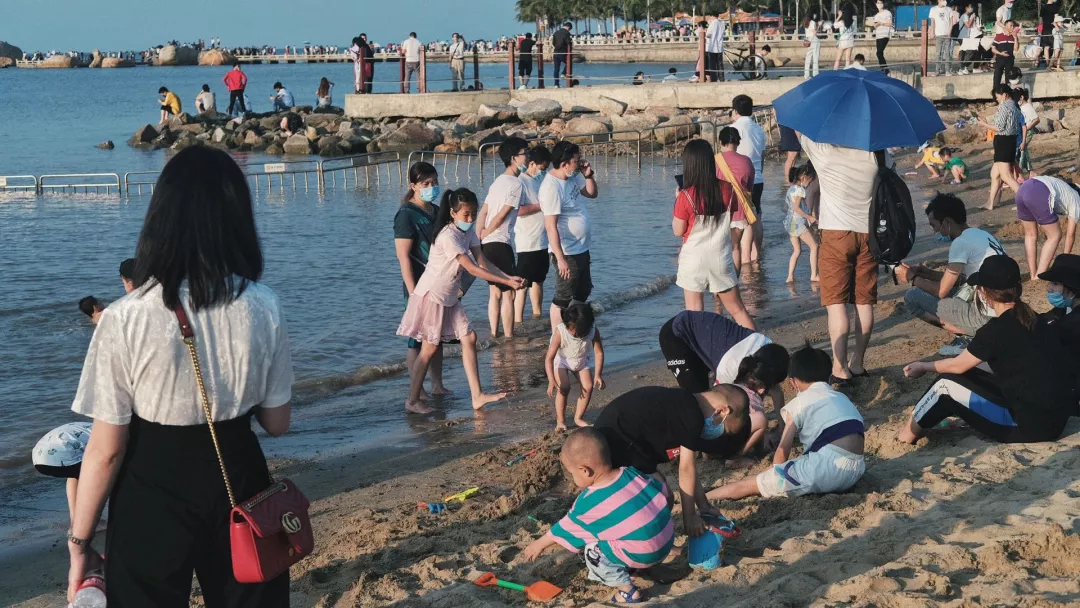 不如一起去广东看海吧,总有一个小岛能让你暂时做梦